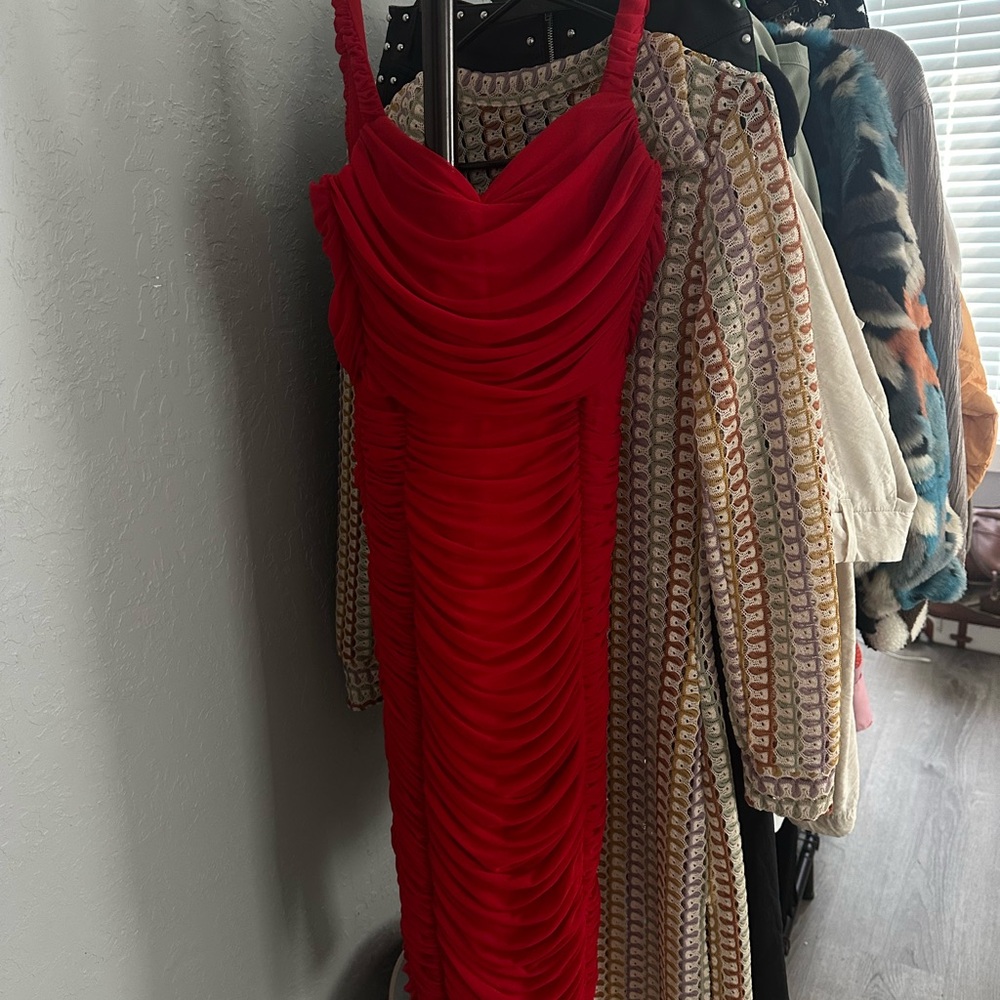 LuLus ruched red midi size small